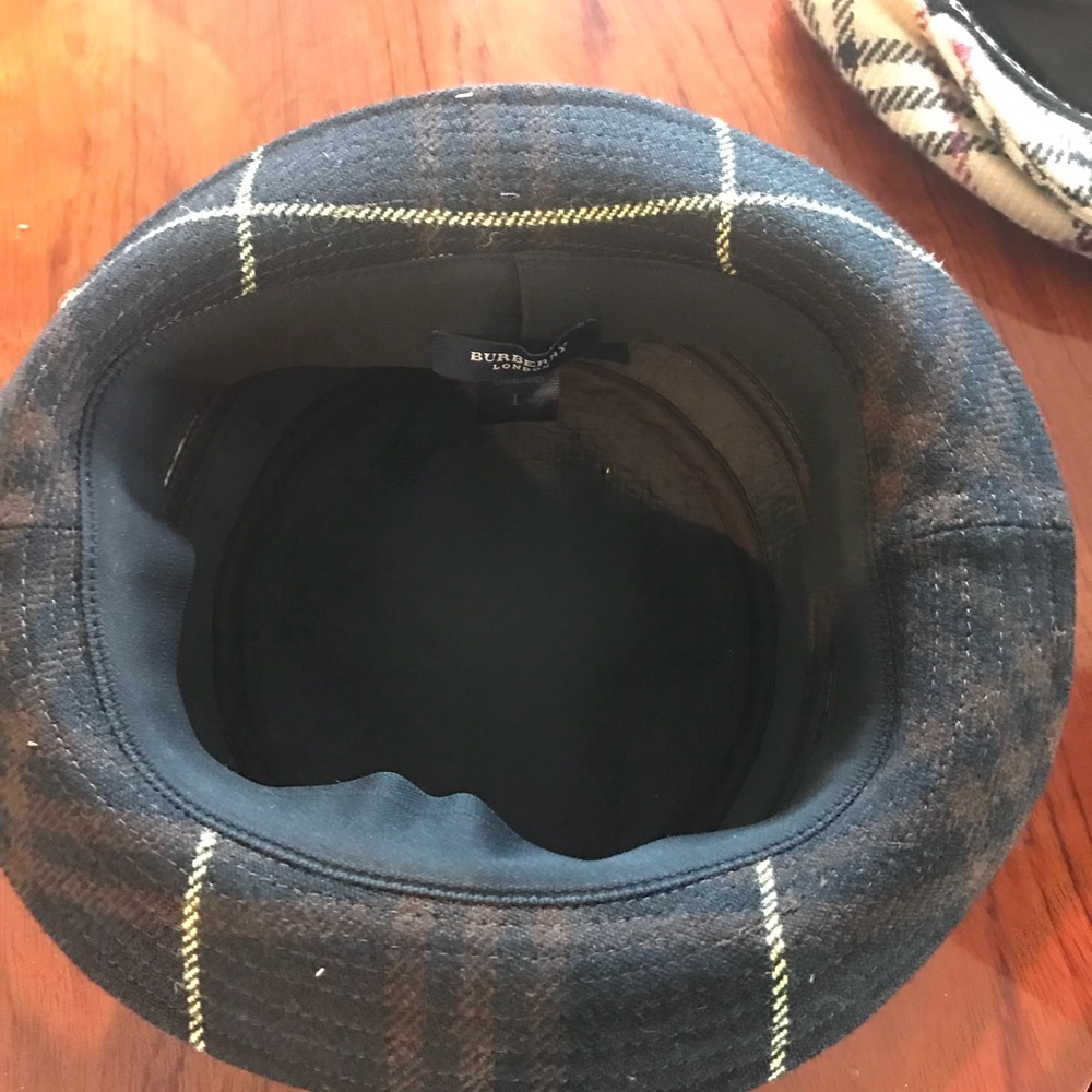 Burberry hat - Picture 2 of 3